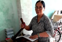 Chỉ còn một nghệ nhân duy nhất làm bài tới Chỉ còn một nghệ nhân duy nhất làm bài tới - Ảnh 1.