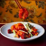 Nhà hàng ở Việt Nam vào top ‘nên thử’ năm 2020 Tôm chiên Cung Bảo - một món ăn được yêu thích tại nhà hàng John Anthony