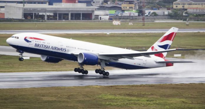Hãng hàng không British Airways cuối cùng đã phải xóa dòng hồi đáp khách hàng sau khi bị nhiều người chỉ trích về thái độ. Ảnh: Travelupdate.