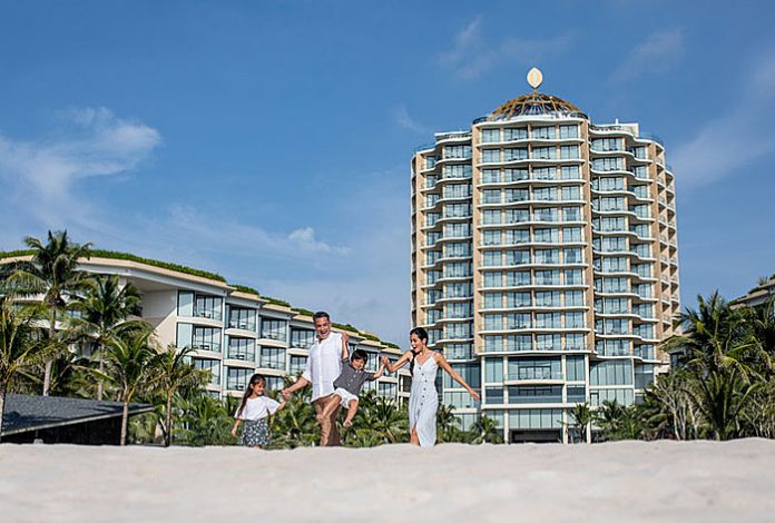 Các gia đình có dịp trải nghiệm nhiều hoạt động thú vị tại InterContinental Phu Quoc Long Beach Resort.