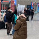 Trùm đầu bằng túi nylon, chai nhựa để phòng virus corona Trum dau bang tui nylon, chai nhua de phong virus corona hinh anh 1 1_Twitter5_1.jpg