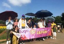 3.000 khách hàng đánh giá tích cực về Tugo Đoàn khách chụp hình trong tour Nhật Bản /// Tugo