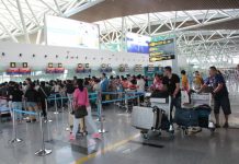 Cách ly một khách Trung Quốc sốt 38,5 độ tại sân bay Đà Nẵng Cách ly một khách Trung Quốc sốt 38,5 độ tại sân bay Đà Nẵng - Ảnh 1.