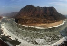 Khung cảnh sông Hoàng Hà khi bước vào mùa băng giá Khung canh song Hoang Ha khi buoc vao mua bang gia hinh anh 1 21..jpg