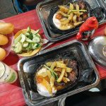 8 món ăn uống nghe tên đã biết phố Một phần đầy đủ có giá 60.000 đồng. Ảnh: Hinvu.