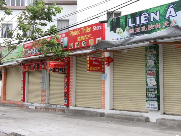 Nhiều cửa hàng trước đây vốn phục vụ rất đông khách Trung Quốc nhưng hiện đang đóng cửa  /// Ảnh: Nguyễn Chung