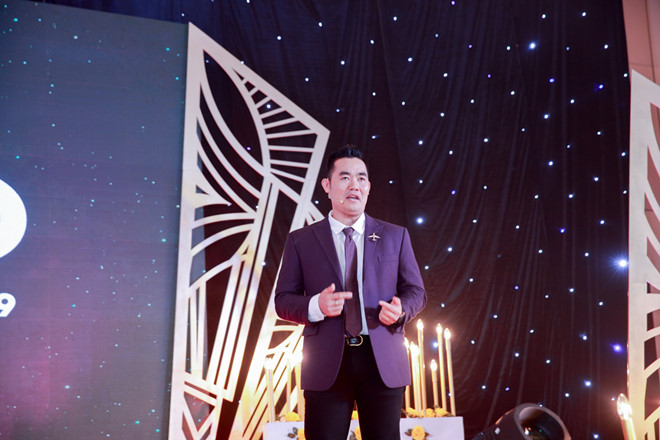 Ông Phan Trà - Chủ tịch HĐQT Công ty Du lịch Tugo phát biểu tại tiệc Year End 2019