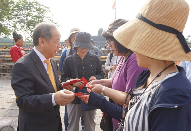 Vắng khách Trung Quốc, du khách quốc tế đến Huế vẫn tăng cao dịp Tết Canh Tý - ảnh 2
