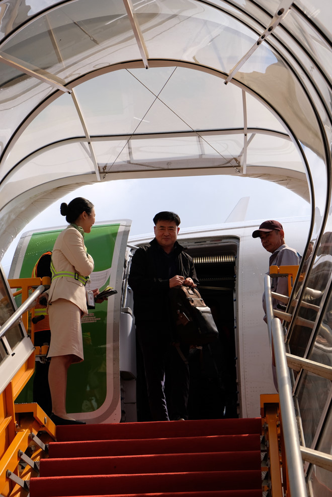 Sân bay Phù Cát đón những vị khách quốc tế đầu tiên năm 2020 - ảnh 3