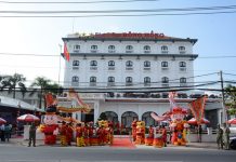 Giải tỏa cơn ‘khát’ cơ sở lưu trú cho thành phố hoa Sa Đéc Khách sạn Bông Hồng góp phần giải cơn “khát” phòng nghỉ tiêu chuẩn 3 sao tại TP.Sa Đéc /// Ảnh: Hồng Lĩnh