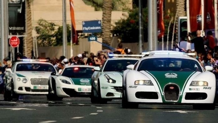 Cảnh sát Dubai luôn nỗ lực để đảm bảo du khách cảm thấy hạnh phúc và an toàn tại thành phố này. Ảnh: Khaleej Times.