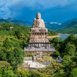 Du lịch thiền: Tết về Huế thăm Thiền viện Trúc Lâm Bạch mã Tượng Phật Thích Ca cao 24 mét, ngồi thiền uy nghi trên cù lao giữa hồ /// Kelvin Long