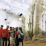 ‘Hụt’ nhân lực du lịch ở Quảng Bình, nơi thu hút du khách quốc tế Du khách thăm động Phong Nha /// T.Q.N