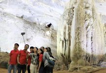 ‘Hụt’ nhân lực du lịch ở Quảng Bình, nơi thu hút du khách quốc tế Du khách thăm động Phong Nha /// T.Q.N