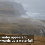 Thác nước chảy ngược lên trời từ vách đá Thác nước chảy ngược lên trời từ vách đá - 1