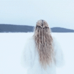 Người đẹp tắm trong hồ nước lạnh âm độ C Người đẹp tắm trong hồ nước lạnh âm độ C - 1