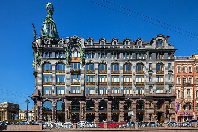 Tòa nhà là một kiệt tác của kiến trúc Nouveau. Ảnh: Saint-Peterburg.