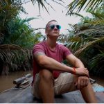 Danh thắng mê hồn của Việt Nam qua những clip triệu view của Vlogger thế giới Jimmy trải nghiệm du lịch vùng sông nước trên ghe khi về miền Tây /// Ảnh chụp màn hình