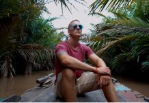 Danh thắng mê hồn của Việt Nam qua những clip triệu view của Vlogger thế giới Jimmy trải nghiệm du lịch vùng sông nước trên ghe khi về miền Tây /// Ảnh chụp màn hình