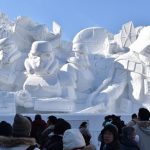 Điều gì làm nên sự cuốn hút của lễ hội tuyết Sapporo ở Nhật Bản? Rất nhiều các tác phẩm điện ảnh nổi tiếng được điêu khắc tại lễ hội tuyết Sapporo /// Ảnh: Kazuhiro Nogi/AFP