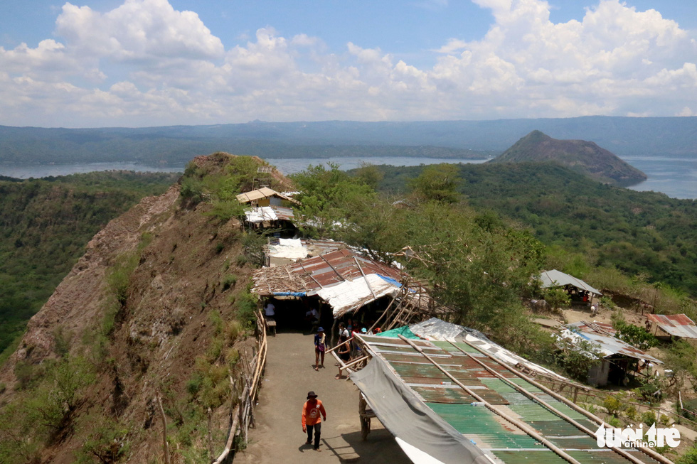 Trước khi ‘thức giấc’ sau 40 năm, núi lửa ở Philippines hấp dẫn du khách như thế nào? - Ảnh 8.