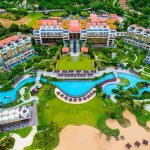 Chốt lại một năm vi vu hoành tráng với dòng sông lười view biển cực ấn tượng ở Huế