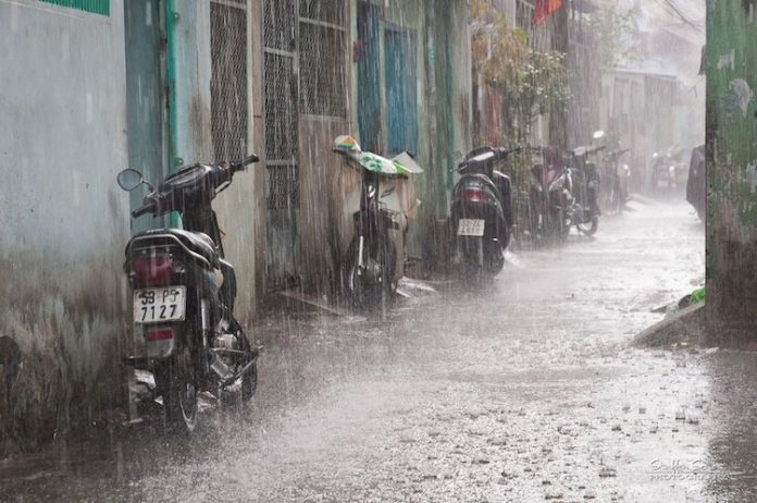 Mùa mưa không phải thời điểm lý tưởng để du lịch Việt Nam. Ảnh: Staffan Scherz/Flickr.