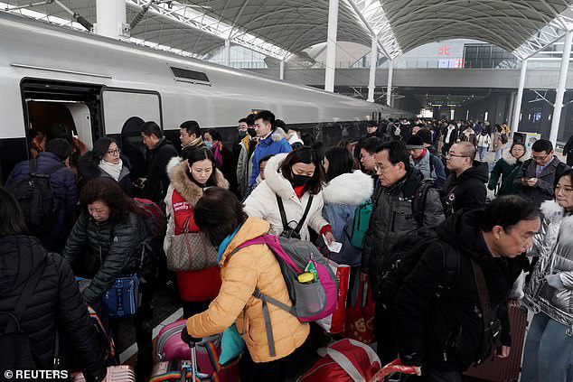 Người Trung Quốc về quê ăn Tết: 3 tỷ chuyến đi trong 40 ngày