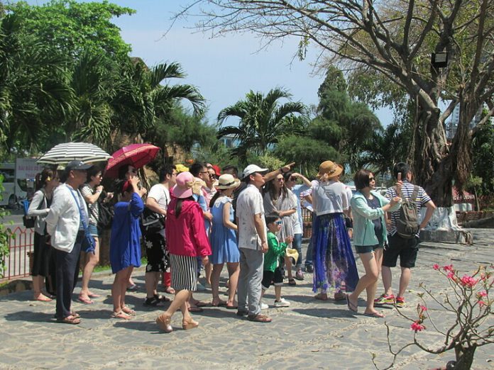 Nha Trang là điểm đến yêu thích hàng đầu của khách du lịch Trung Quốc. Ảnh: Nguyễn Nam.