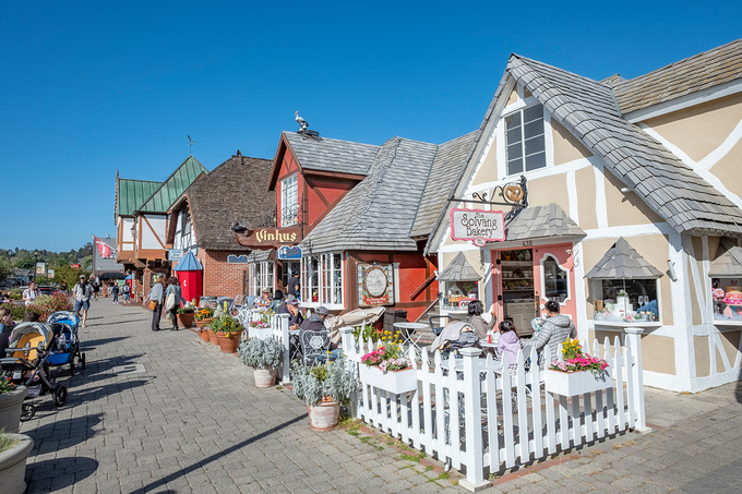 Ngôi làng kiểu Đan Mạch trên đất Mỹ