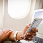 Vì sao phải tắt điện thoại khi đi máy bay? Vi sao phai tat dien thoai khi di may bay? hinh anh 1 Terry_Whearley.jpg