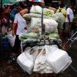 Thái Lan đón năm mới bằng lệnh cấm túi nhựa dùng 1 lần Thái Lan đón năm mới bằng lệnh cấm túi nhựa dùng 1 lần - Ảnh 1.