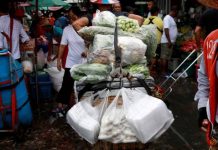 Thái Lan đón năm mới bằng lệnh cấm túi nhựa dùng 1 lần Thái Lan đón năm mới bằng lệnh cấm túi nhựa dùng 1 lần - Ảnh 1.