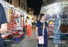 Quầy xà bông handmade nhỏ xíu thu về vài chục triệu mỗi ngày Quầy xà bông handmade nhỏ xíu thu về vài chục triệu mỗi ngày