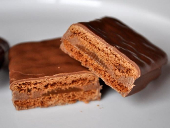 Bánh quy chocolate Tim Tam là loại bánh rất nổi tiếng và được nhiều người yêu thích. Ảnh: Sweets seriouseats.