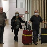 Đại sứ Israel bị cách ly Bộ Y tế yêu cầu công dân nước mình - những người trở về nhà từ Trung Quốc đại lục, Hong Kong, Macau, Singapore, Thái Lan, Hàn Quốc và Nhật Bản - tự cách ly trong 14 ngày. Ảnh: AFP.