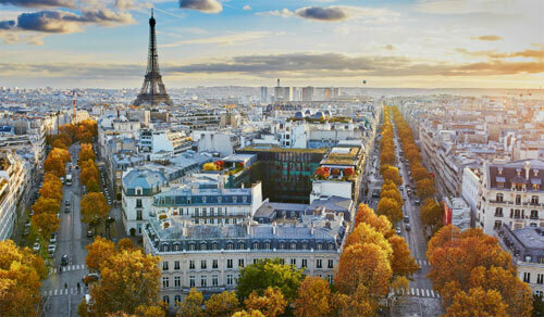 Paris là một trong những điểm đến thu hút nhiều khách du lịch của Pháp. Ảnh: Telegraph.