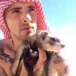 Phi công nghỉ việc, bán gia tài đi du lịch khắp châu Âu với chồn Phi cong nghi viec, ban gia tai di du lich khap chau Au voi chon hinh anh 1 14.jpg