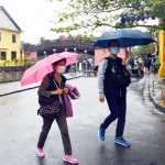 Làm sao để con tàu du lịch Việt Nam vượt qua “cơn bão” Corona? Làm sao để con tàu du lịch Việt Nam vượt qua “cơn bão” Corona? - Ảnh 1.