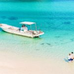 6 nơi hẹn hò lãng mạn nhất Nhật Bản mùa Valentine Một cặp đôi đang chờ thuyền của họ đến Ishigaki-jima