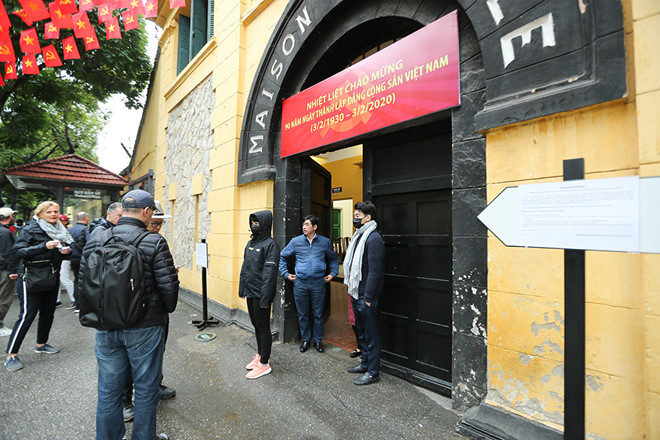 Nhiều di tích Hà Nội đóng cửa, dừng đón du khách để phòng tránh dịch Corona - ảnh 7