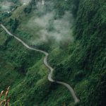 Thót tim và sửng sốt trước vẻ đẹp của cung đường đi bộ sát vách núi tại Hà Giang