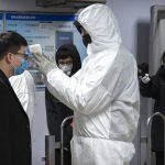 Làm thế nào để phòng tránh virus corona khi đi máy bay? Lam the nao de phong tranh virus corona khi di may bay? hinh anh 1 AP_1_.jpg