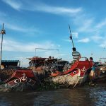 Bữa sáng trên sông Bữa sáng trên sông