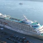 Bên trong tàu 6 sao cập cảng Chân Mây Bên trong tàu 6 sao cập cảng Chân Mây