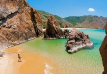 Nước biển sâu chứa 82 nguyên tố vi lượng, giúp tăng đề kháng cơ thể Nuoc bien sau chua 82 nguyen to vi luong, giup tang de khang co the hinh anh 1 flc_1.jpg