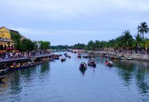 Du lịch hồi phục nhờ vé máy bay rẻ như… cho Du lịch hồi phục nhờ vé máy bay rẻ như… cho - Ảnh 1.