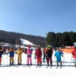 Hướng dẫn viên kể chuyện khách Việt đi tour mùa dịch Corona: ‘Đi mua khẩu trang’ Đoàn khách Việt tại khu trượt tuyết ở Hàn Quốc trong mùa dịch Corona. /// Ảnh: Hồng Loan