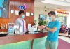 Chuỗi khách sạn TTC bảo vệ khách hàng mùa dịch bệnh Dung dịch rửa tay sát khuẩn được TTC Hotel – Michelia đặt tại các vị trí thuận lợi để du khách sử dụng.