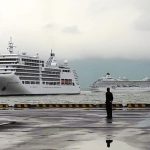 Huế đón 2 du thuyền hạng sang cập cảng Chân Mây Hai du thuyền hạng sang cập cảng Chân Mây vào sáng 19.2 /// CTV